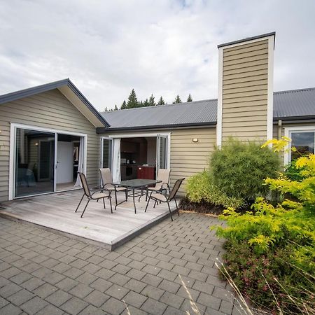 Southland Sounds - Te Anau Holiday Home Extérieur photo