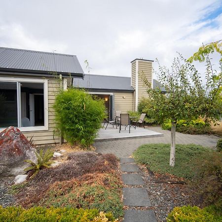 Southland Sounds - Te Anau Holiday Home Extérieur photo