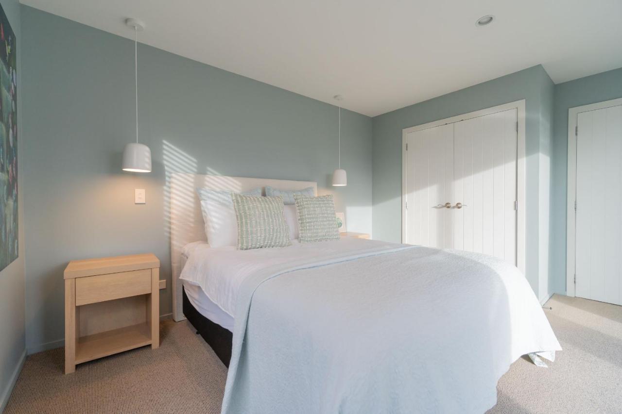Southland Sounds - Te Anau Holiday Home Extérieur photo