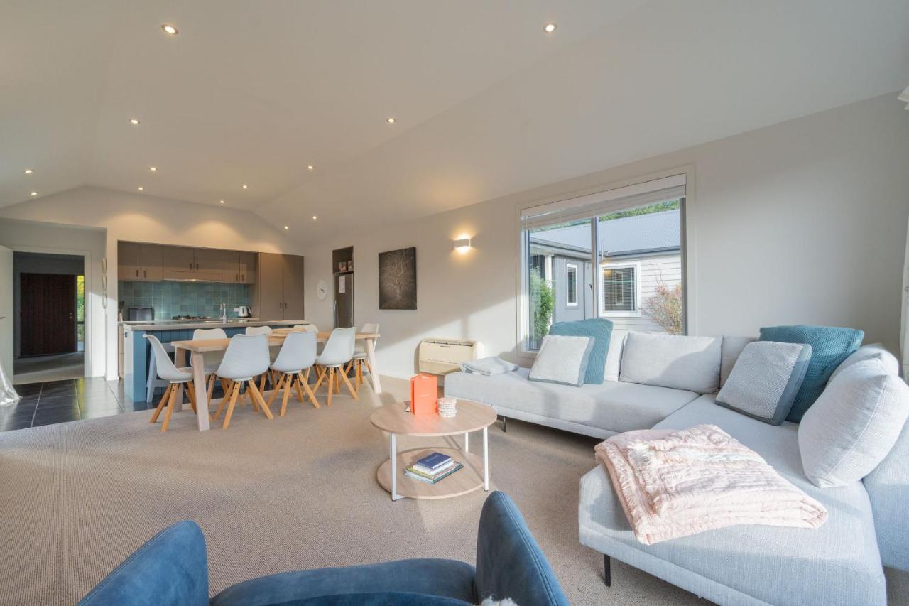 Southland Sounds - Te Anau Holiday Home Extérieur photo