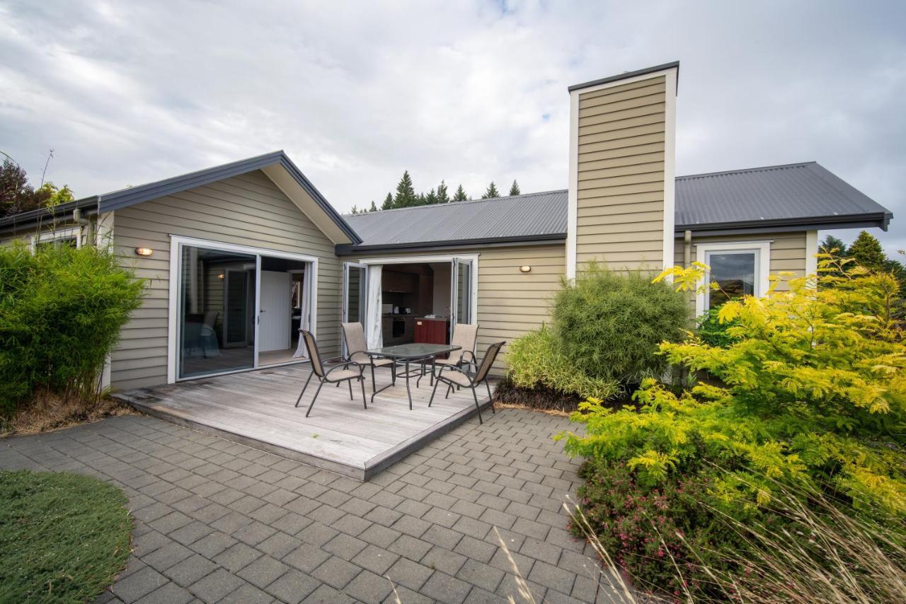 Southland Sounds - Te Anau Holiday Home Extérieur photo